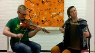 belbow - a Finnish-Norwegian folk music duo!