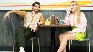 If you want to learn how to flirt, you need to watch this video of Andrew Garfield and Amelia #viral