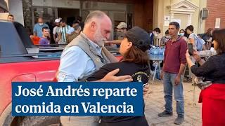 El chef José Andrés reparte comida en Valencia