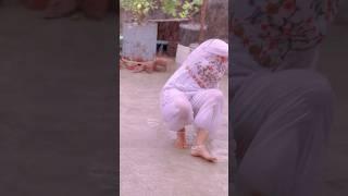 Hot desi bhabhi bathing||open bathing #bathing #viralvideo#shorts