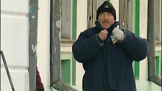 Рабочие в центре Красноярска продолжают работать без касок