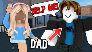 TEACHING My DAD How to PLAY MM2... (Murder Mystery 2)
