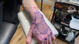 LIVE TATTOO: LION HAND