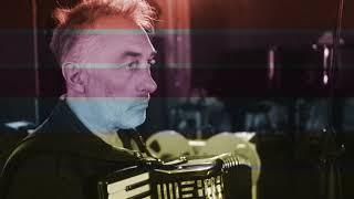 Yann Tiersen - Rue des Cascades [Portrait Version] (Official Video)