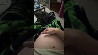 Baby Responds to Moms tap at 9 Months of Pregnancy