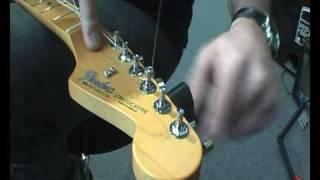 How to string an electric guitar - XMusic