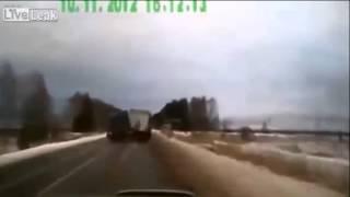 Truck accident in Russia   Wypadek ciężarówki na Rosji