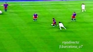 Van Bronckhorst wonderful nutmeg - Barcelona vs. Getafe (21/03/2006)