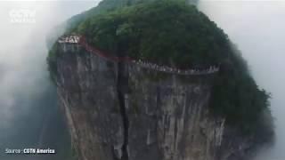 中国湖南张家界武陵源天门山玻璃栈道