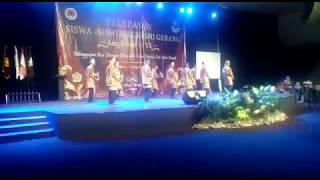 Seni musik Angklung SMK yasmi gebang| sue ora jamu dan lagu sayang via vallen