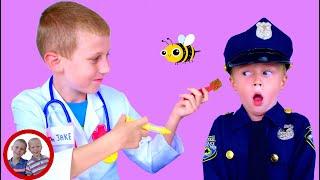 Bee in the ear! | Doctor set toys | Mike and Jake pretend play | Doctor kit  डॉक्टर सेट  العاب دكتور