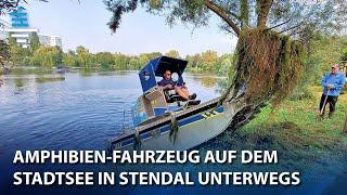 Wieso ein Amphibien-Fahrzeug auf dem Stadtsee in Stendal unterwegs war