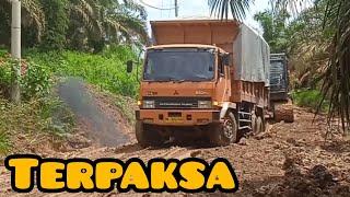 Truk Fuso Si Oren Vs Hino Melewati Jalan Ini Wajib Pakai Nafas Buatan