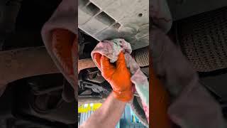 никогда так не делайте #двигатель #mechanic #заменамасла #масло #сто #автосервис #залипательно