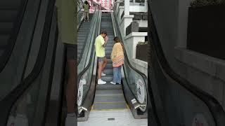 Woman signals and gets help from a stranger ️ this sign could save lives!!
