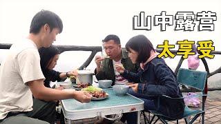 Self-driving on a bed car, Awei swallows came to the deep mountains with beautiful scenery