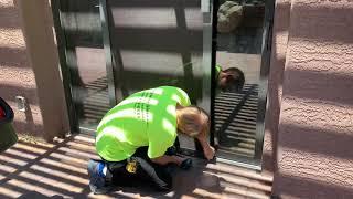 Adjust level on a sliding screen door. Truframe D350 example.