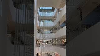 Queen of tears: Hyundai Seoul mall 