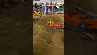 BIG RC bulldozer at the biggest RC construction show Cabin Fever Expo