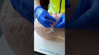 Open the airway with a Oropharengeal-Airway 🫁 #ambulance #paramedic #rettungsdienst #emergency