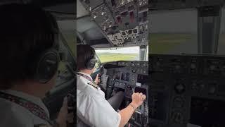 Rate this landing! From 0 to 10   #737 #landing #pilot #boeing #shorts