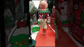 Walking around Orchard Road with Christmas song #shortsvideo #christmas