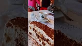 ТИРАМИСУ И ЭСПРЕССО В МИЛАНЕ.ИТАЛИЯ.