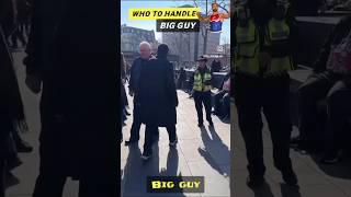 Kickboxing big guy handle #streetdefence #kickboxing #fighttechniques