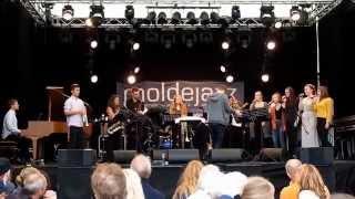 Midtnorsk Ungdomsstorband & Young Voices - With a Flower