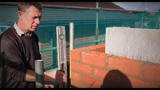 Bricklaying How to build a corner in brick (1 of 4 )