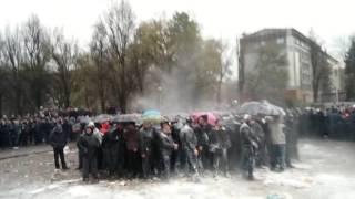 13 апреля 2014 г. Запорожье. "300 запорожцев" в окружениее украинских националистов