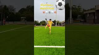 Football Freestyler ️️ #soccershorts #footballshorts #jimcraige #freestylefootball #futebol