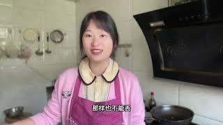 农村的房子太久没打理，雪儿打扫了好几天，彻底变村姑了。