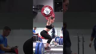 Giulia Miserendino (71kg ) working up to 100kg! #snatch #weightlifting