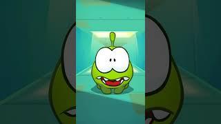 اوم نوم يخاف - Scary Om Nom | كرتون عربي للاطفال #shorts #youtubeshorts | Learn Arabic With Om Nom