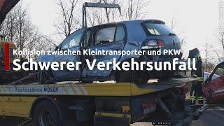 Schwerer Crash zwischen Kleintransporter und PKW auf Kremstalstraße bei Ansfelden