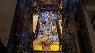 For sale/A vendre FLIPPER PINBALL MACHINE IRON MAN STERN REVIEW CRITIQUE