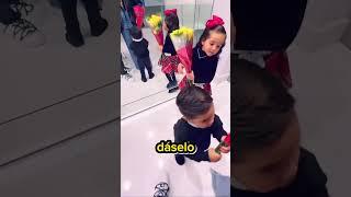 A JUANITO TAMBIÉN LE GUSTA LAS FLORES ️ | #jukilop #shorts #viral