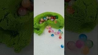 Satisfying kinetic sand cutting ASMR #asmrmagic #kineticsand #odlysatisfying #sand #asmr