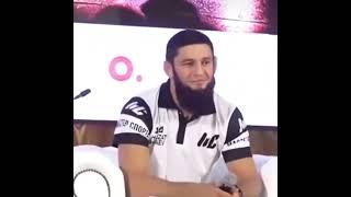 Респект Хамзату Чимаеву. Хамзат встретился с девочкой-сироткой. Чимаев ели сдержал слёз.