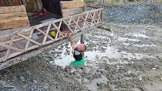 The process of cutting down catfish trees to build a bathroom for a mother and daughter