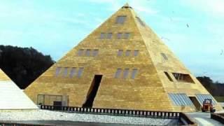 INSIDE THE GOLDEN PYRAMID HOUSE