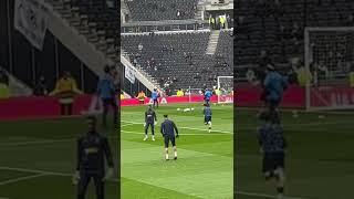 토트넘 vs 레스터시티 힘차게 스프린터하는 손흥민 그리고 몸푸는 모우라 케인