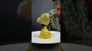 Spaghetti con pesto di pistacchio e scampi crudi #pasta #spaghetti #pistacchio #scampi #ricette