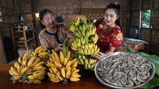 Mother and daughter cooking : Yummy ripe banana recipes - Shrimp stir-fry noodle