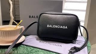 Balenciaga Camera Bag for Women and Men Size 21ⅹ24cm