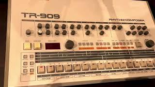 ROLAND TR-909