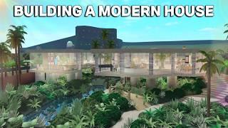 I BUILT A MODERN HOUSE IN BLOXBURG