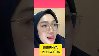 Bibir nyaa kondisikan ukhti.