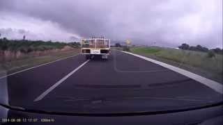 Peninsula and Frankston Freeway ,Truck driver No Signal Freeway exit (6/6/2014)